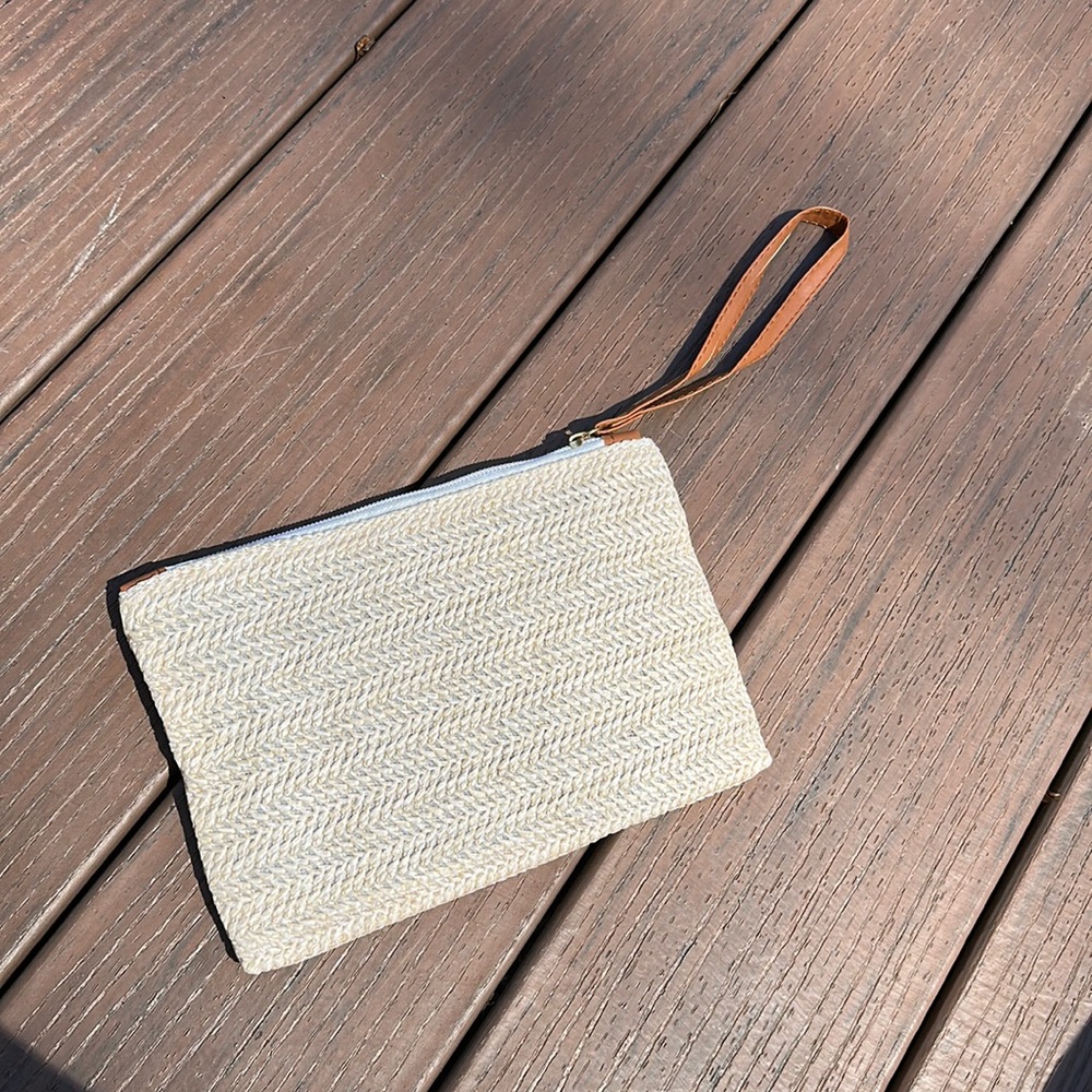 woven wristlet clutch